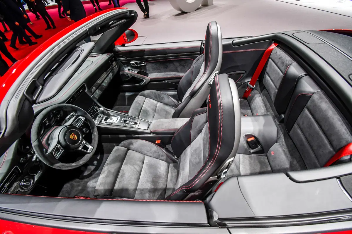 Porsche al Salone di Parigi 2018 [Video] (23)