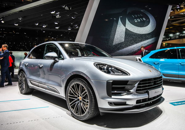 Porsche Macan restyling, debutto europeo al Salone di Parigi 2018 [Video]