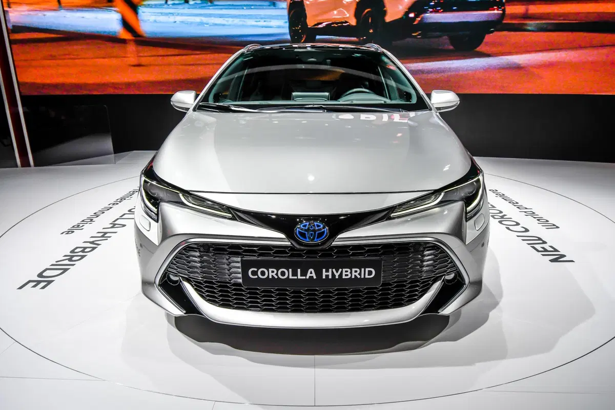 Toyota Corolla Touring Sports al Salone di Parigi 2018 (4)