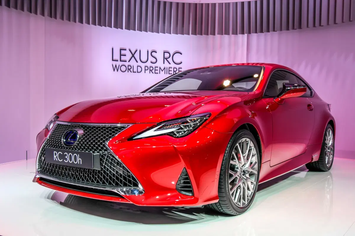 Lexus RC coupé al Salone di Parigi 2018 (2)