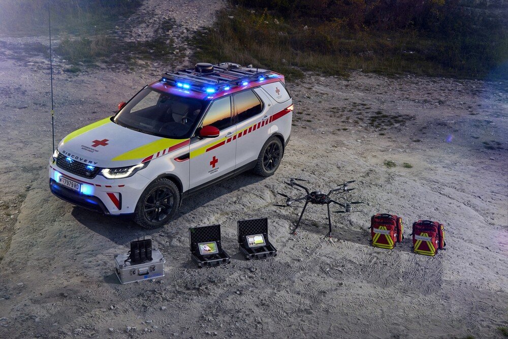 Il Land Rover Discovery per la Croce Rossa austriaca presentato al Salone di Parigi 2018