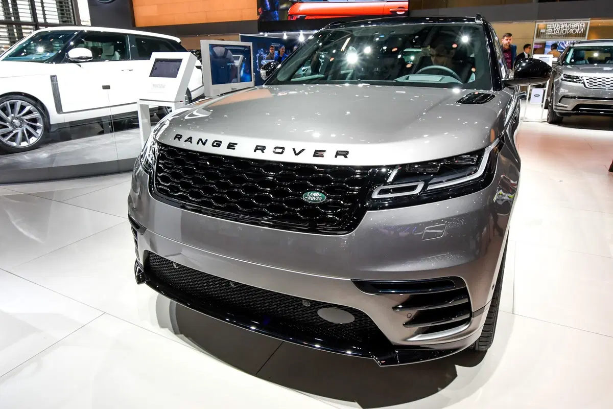 Land Rover al Salone di Parigi 2018 (6)