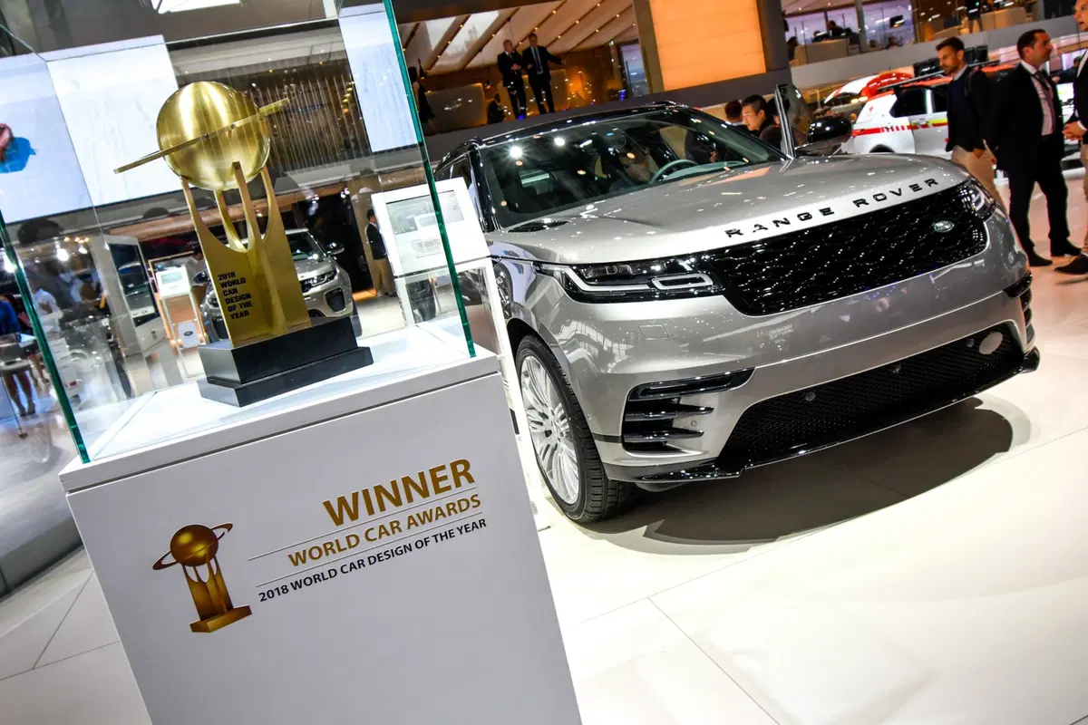 Land Rover al Salone di Parigi 2018 (7)