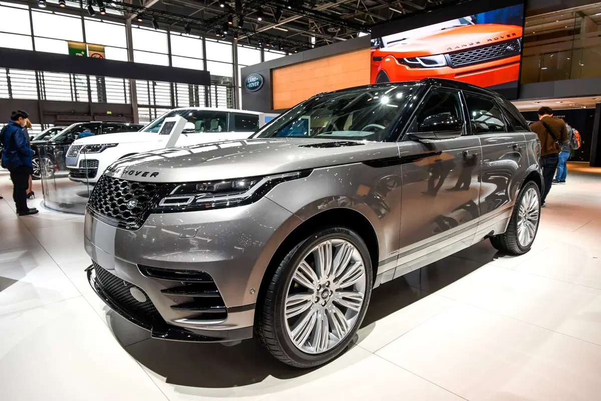 Land Rover al Salone di Parigi 2018 (9)