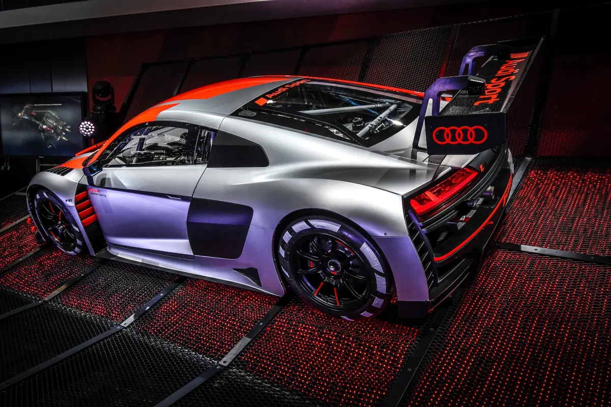 Nuova Audi R8 LMS GT3 al Salone di Parigi 2018 [Video] (2)