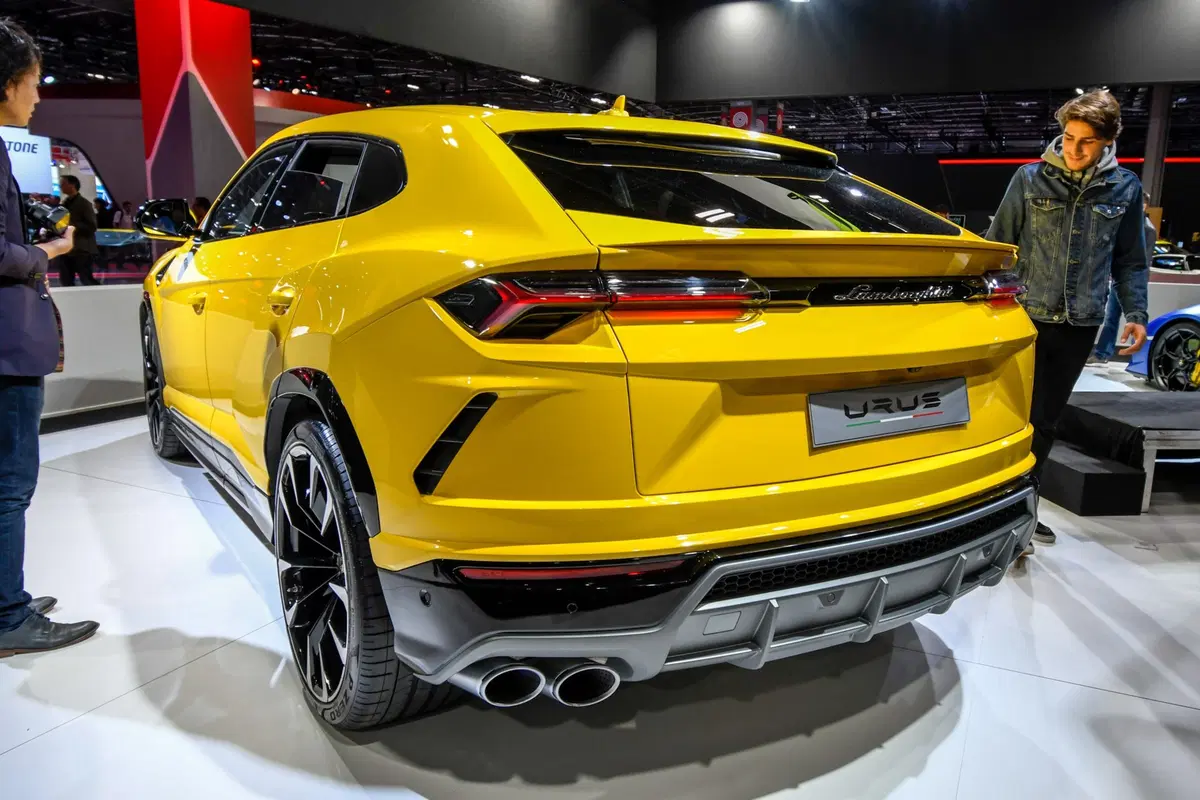 Lamborghini al Salone di Parigi 2018 (10)