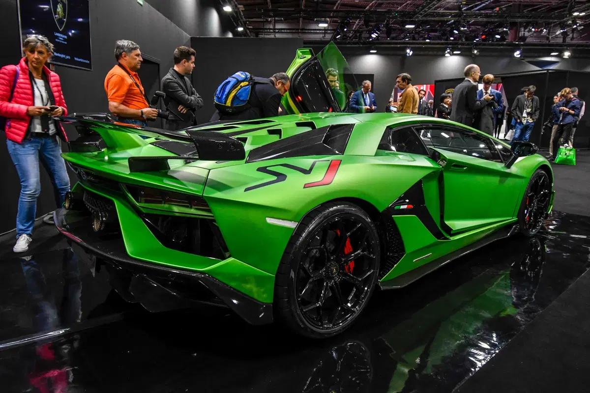 Lamborghini al Salone di Parigi 2018 (9)