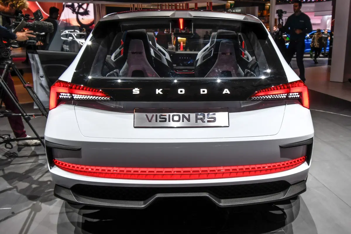 Skoda Vision RS al Salone di Parigi 2018 (5)