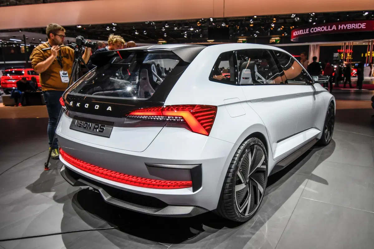 Skoda Vision RS al Salone di Parigi 2018 (3)