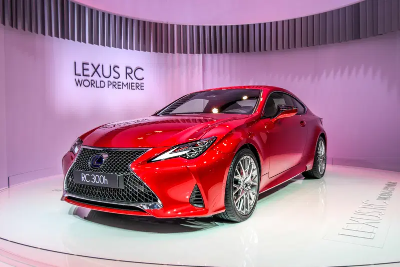 Lexus RC Coup&eacute; al Salone di Parigi 2018