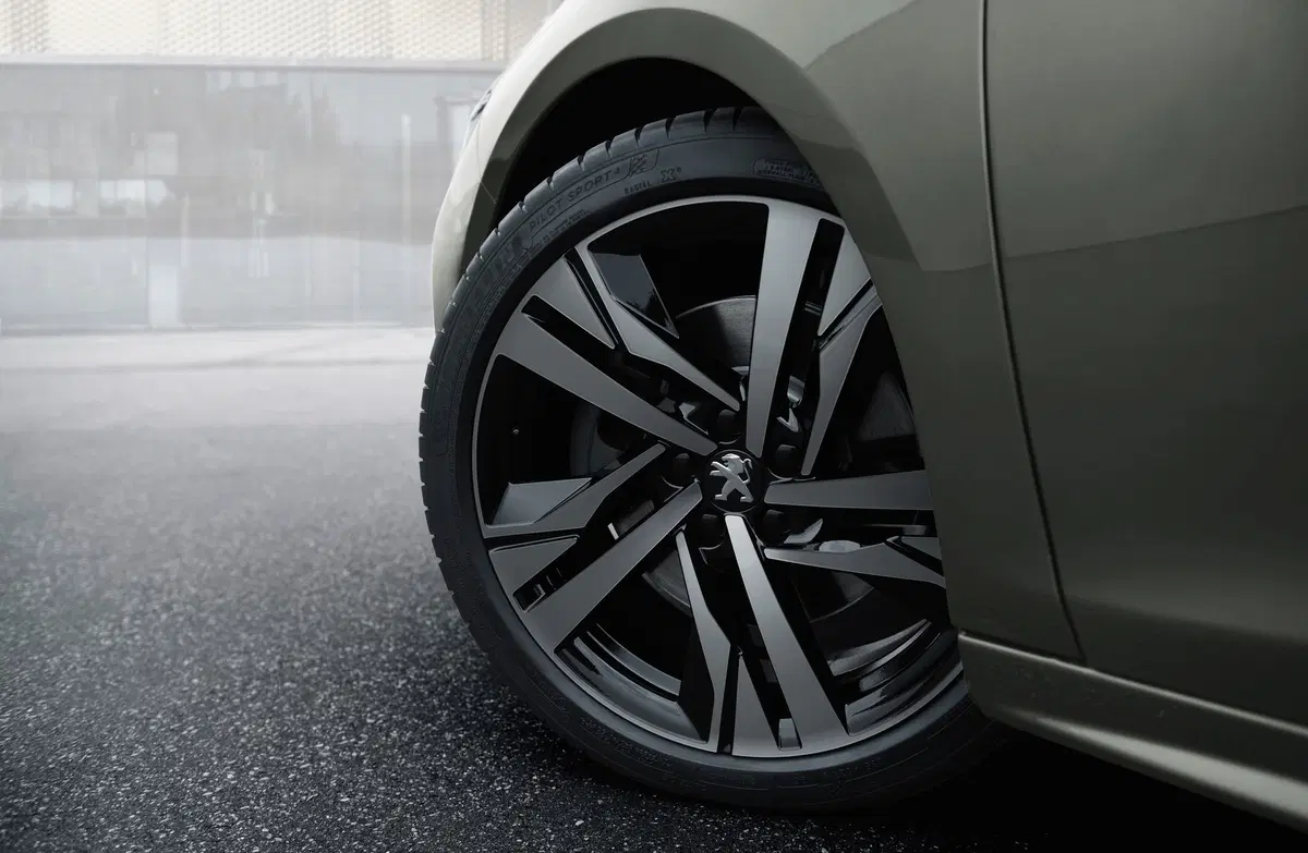 Peugeot 508 SW First Edition al Salone di Parigi 2018 (5)