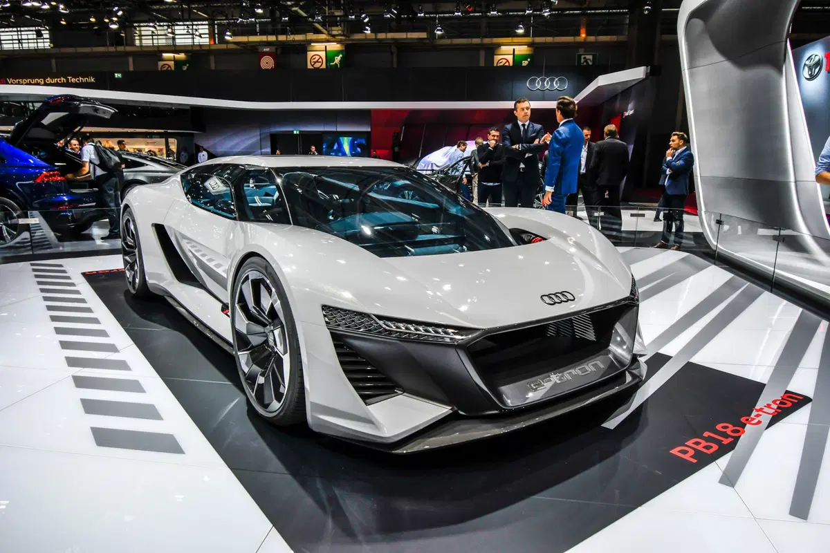 Audi PB18 e-tron al Salone di Parigi 2018 [Video]