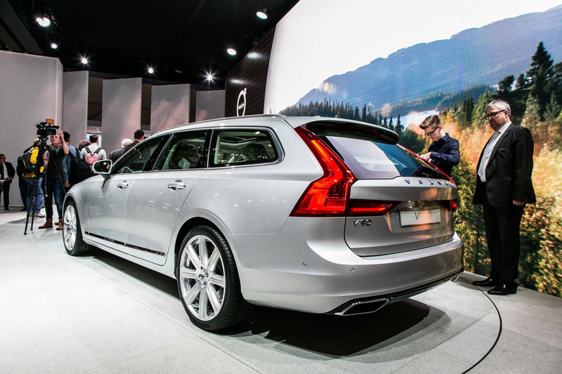 Con la V90 Volvo prova ad alzare l&#039;asticella nel segmento delle station