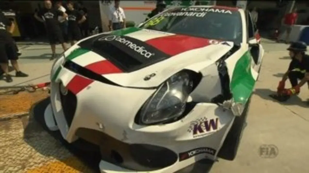 WTCR Cina ‘18, Wuhan: l’incidente di Giovanardi con l’Alfa Romeo Giulietta [video] (2)
