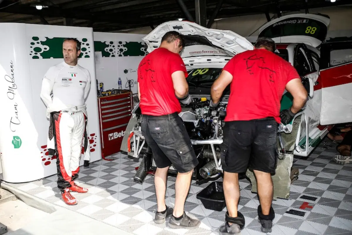 WTCR Cina ‘18, Wuhan: l’incidente di Giovanardi con l’Alfa Romeo Giulietta [video]