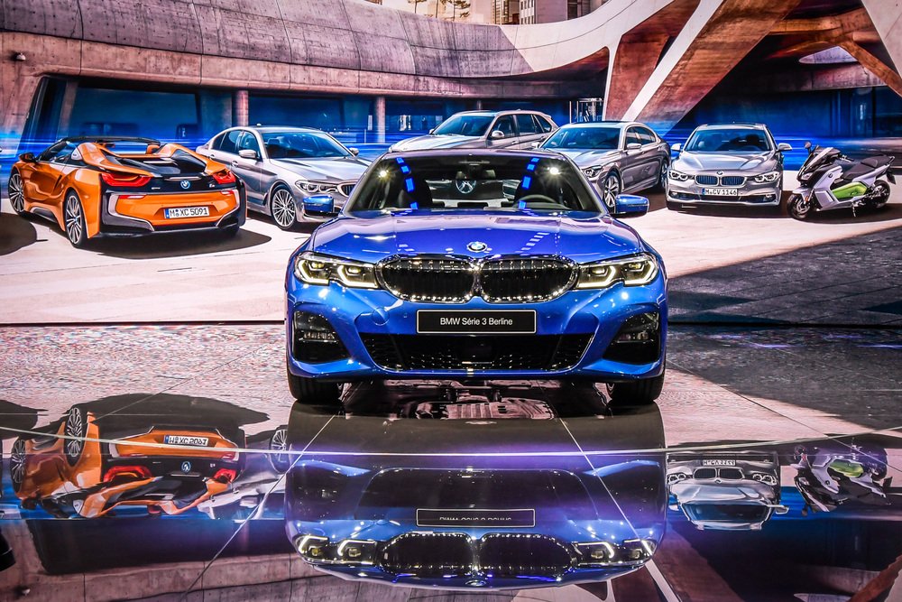 Debutto al Salone di Parigi 2018 per la nuova BMW Serie 3