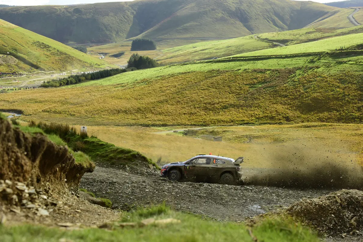 WRC18 Galles. Intrattabile Ogier (Ford), e fanno 5 (2)