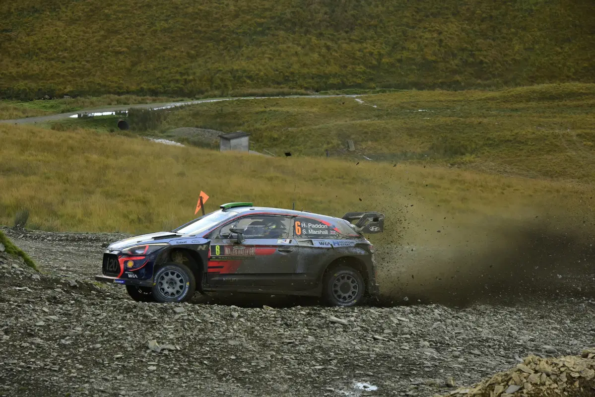 WRC18 Galles. Intrattabile Ogier (Ford), e fanno 5 (8)