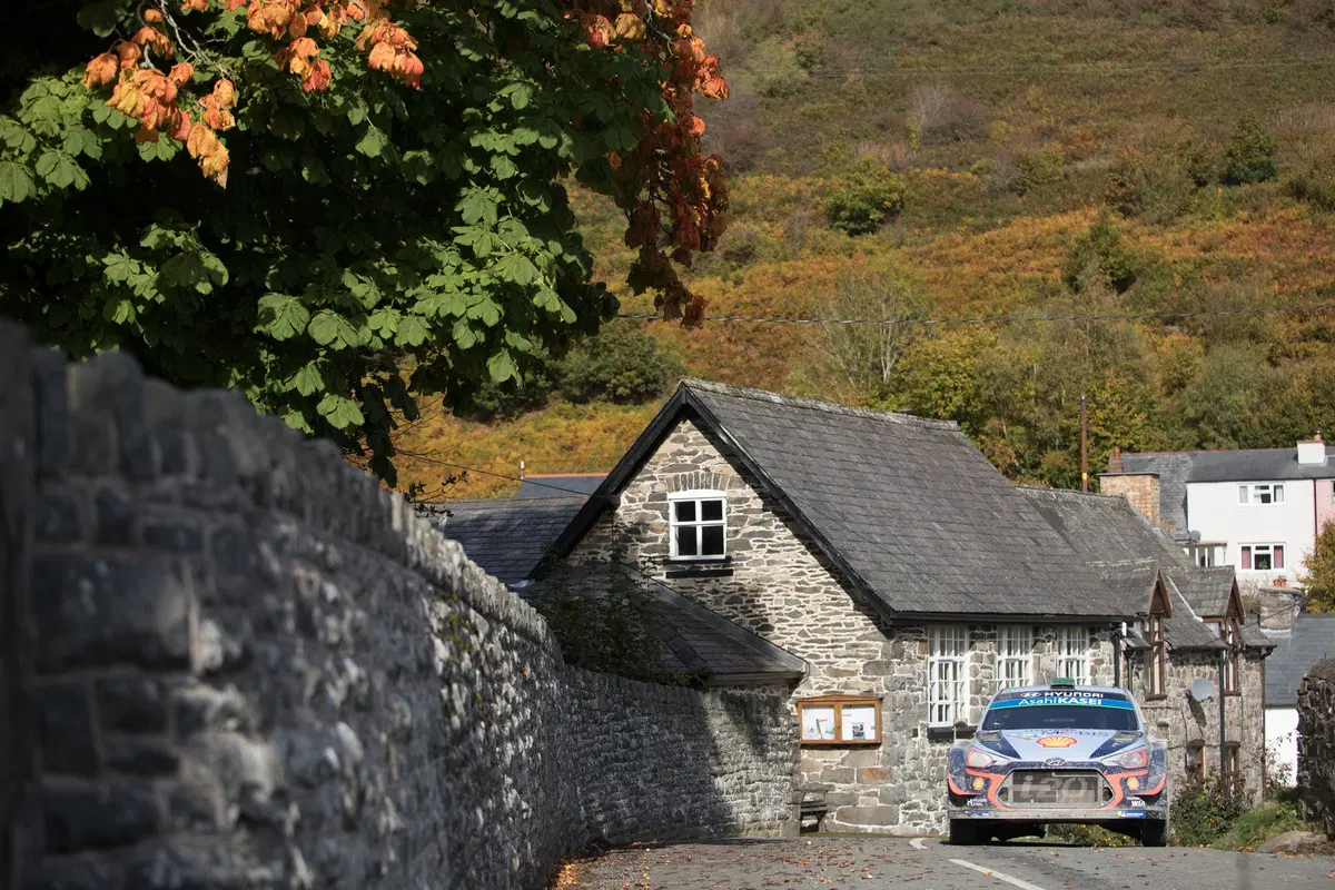 WRC18 Galles. Intrattabile Ogier (Ford), e fanno 5 (36)