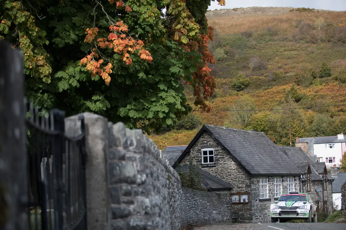 WRC18 Galles. Intrattabile Ogier (Ford), e fanno 5 (39)