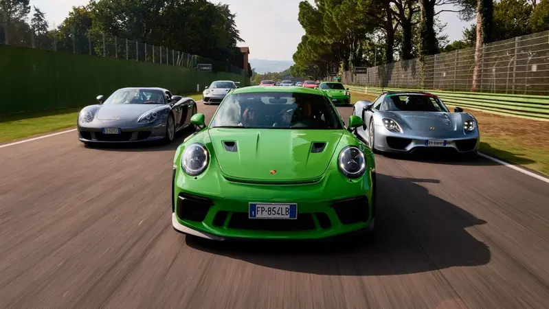 Porsche Festival 2018 | A Imola con 553 bolidi in pista [Video]