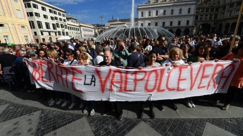 Crollo ponte Genova: residenti e sfollati protestano in corteo