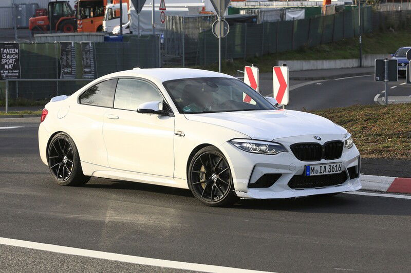 La BMW M2 CS in foto spia