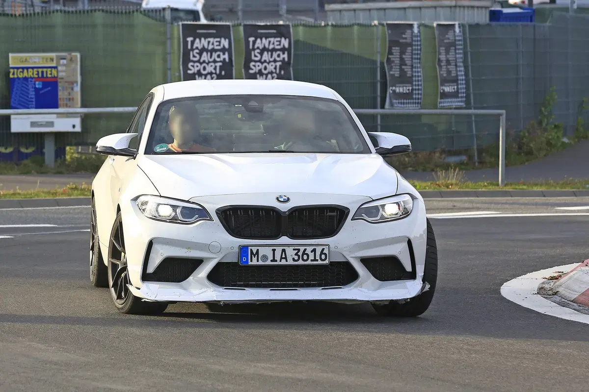 BMW M2 CS, ancora più cavalli per la M2? [Foto spia] (10)