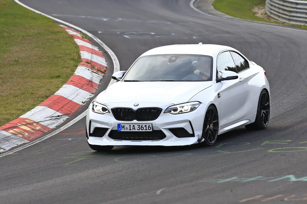BMW M2 CS, ancora più cavalli per la M2? [Foto spia] (4)