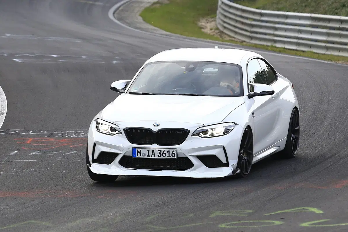 BMW M2 CS, ancora più cavalli per la M2? [Foto spia] (15)