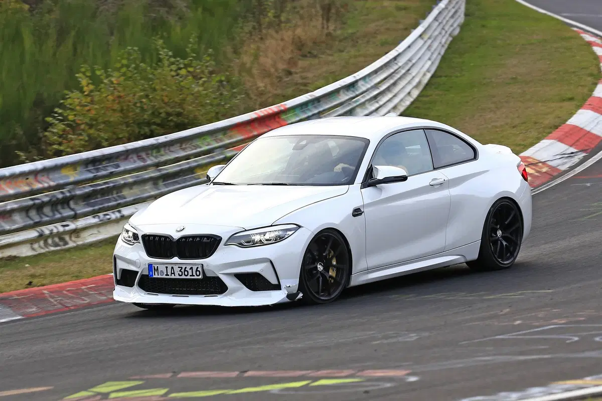 BMW M2 CS, ancora più cavalli per la M2? [Foto spia] (9)