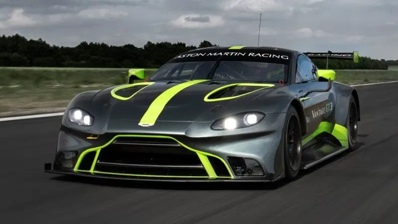 DTM, Aston Martin sfider&agrave; Audi e BMW