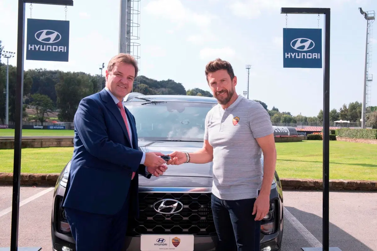 La AS Roma si muove in Hyundai: consegnate Santa Fe, Tucson e Kona [Video]