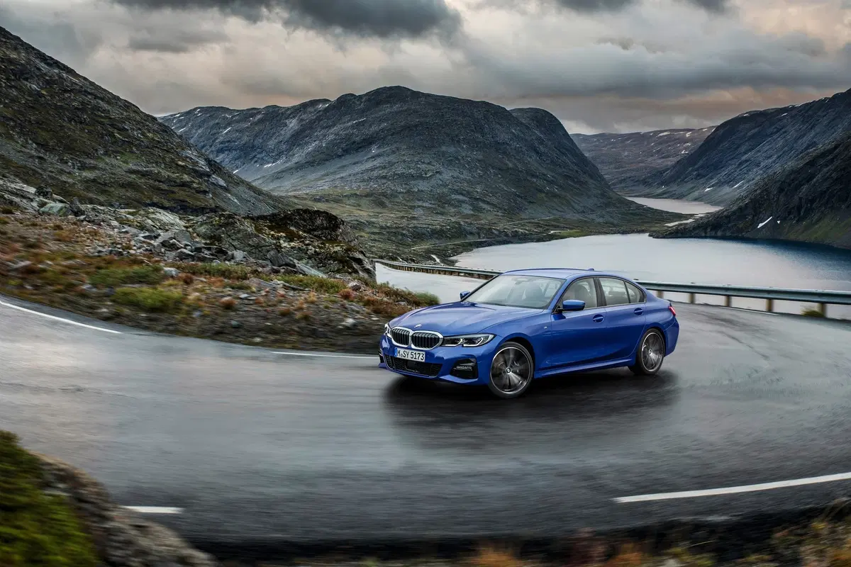 BMW Serie 3 2019, diffuso il listino prezzi  (2)