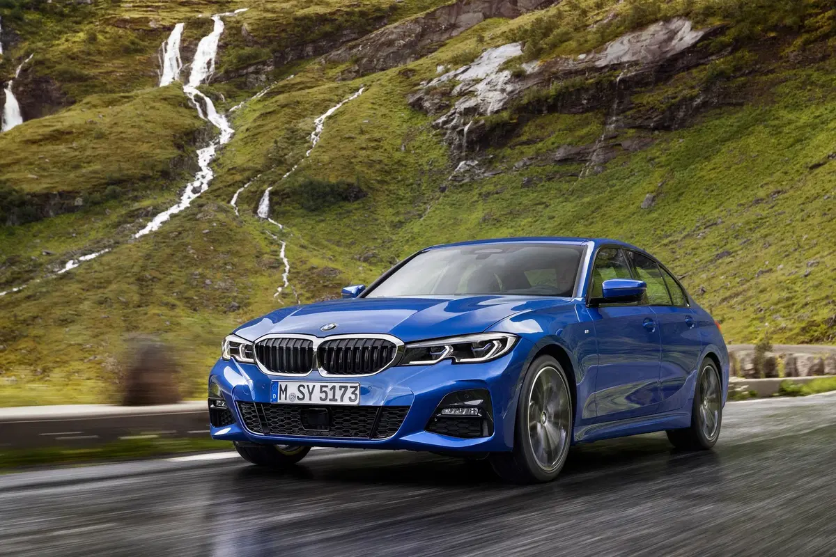 BMW Serie 3 2019, diffuso il listino prezzi  (7)