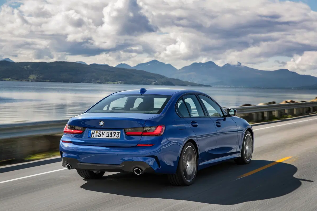 BMW Serie 3 2019, diffuso il listino prezzi  (5)