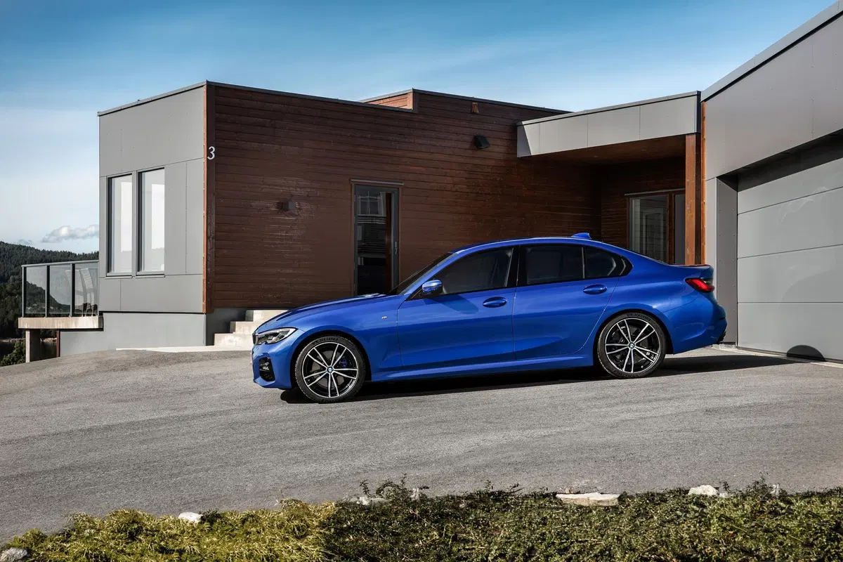 BMW Serie 3 2019, diffuso il listino prezzi  (3)