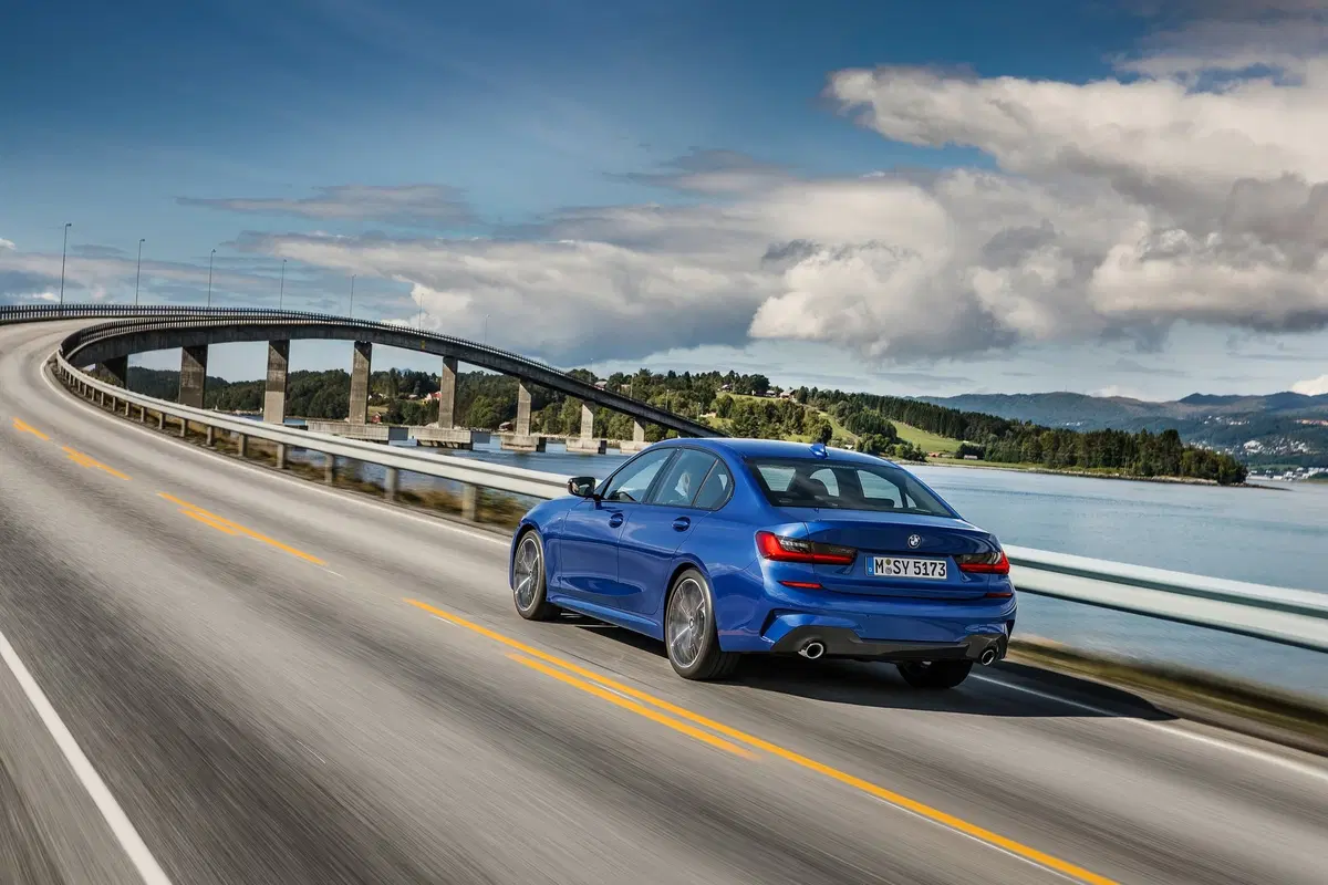 BMW Serie 3 2019, diffuso il listino prezzi  (10)