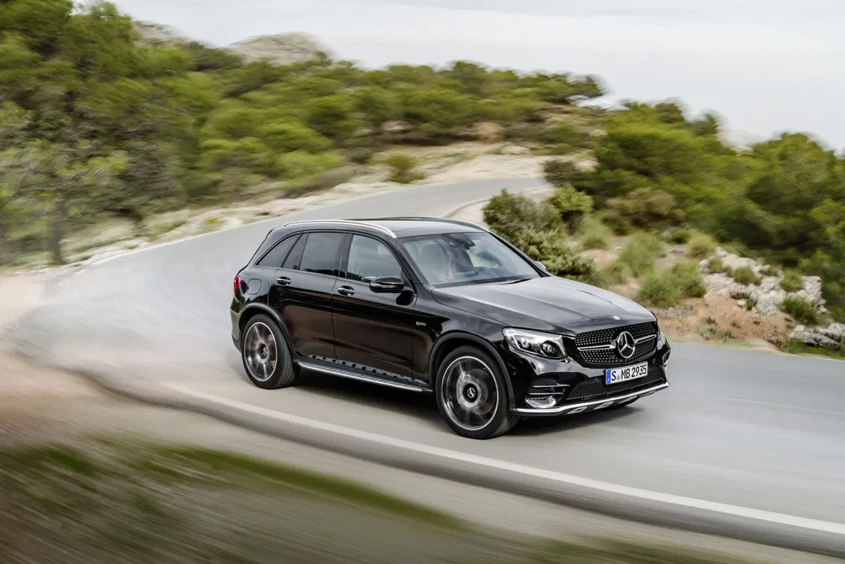 Mercedes-AMG GLC 43, il SUV compatto da 362 CV (4)