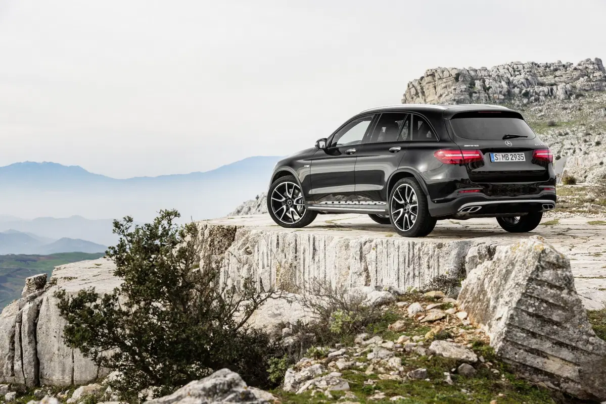 Mercedes-AMG GLC 43, il SUV compatto da 362 CV