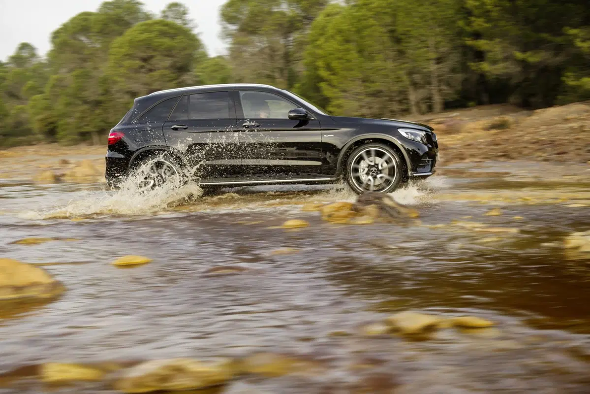 Mercedes-AMG GLC 43, il SUV compatto da 362 CV (2)