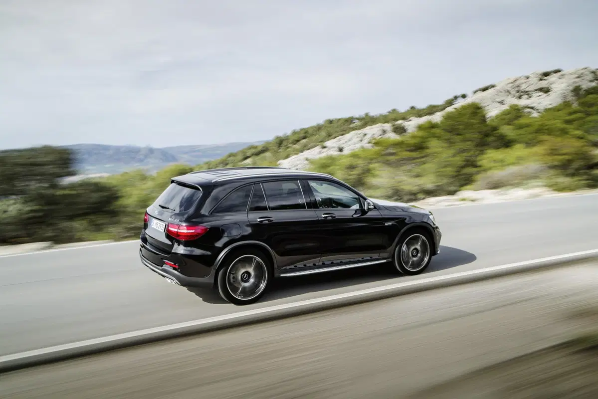 Mercedes-AMG GLC 43, il SUV compatto da 362 CV (5)