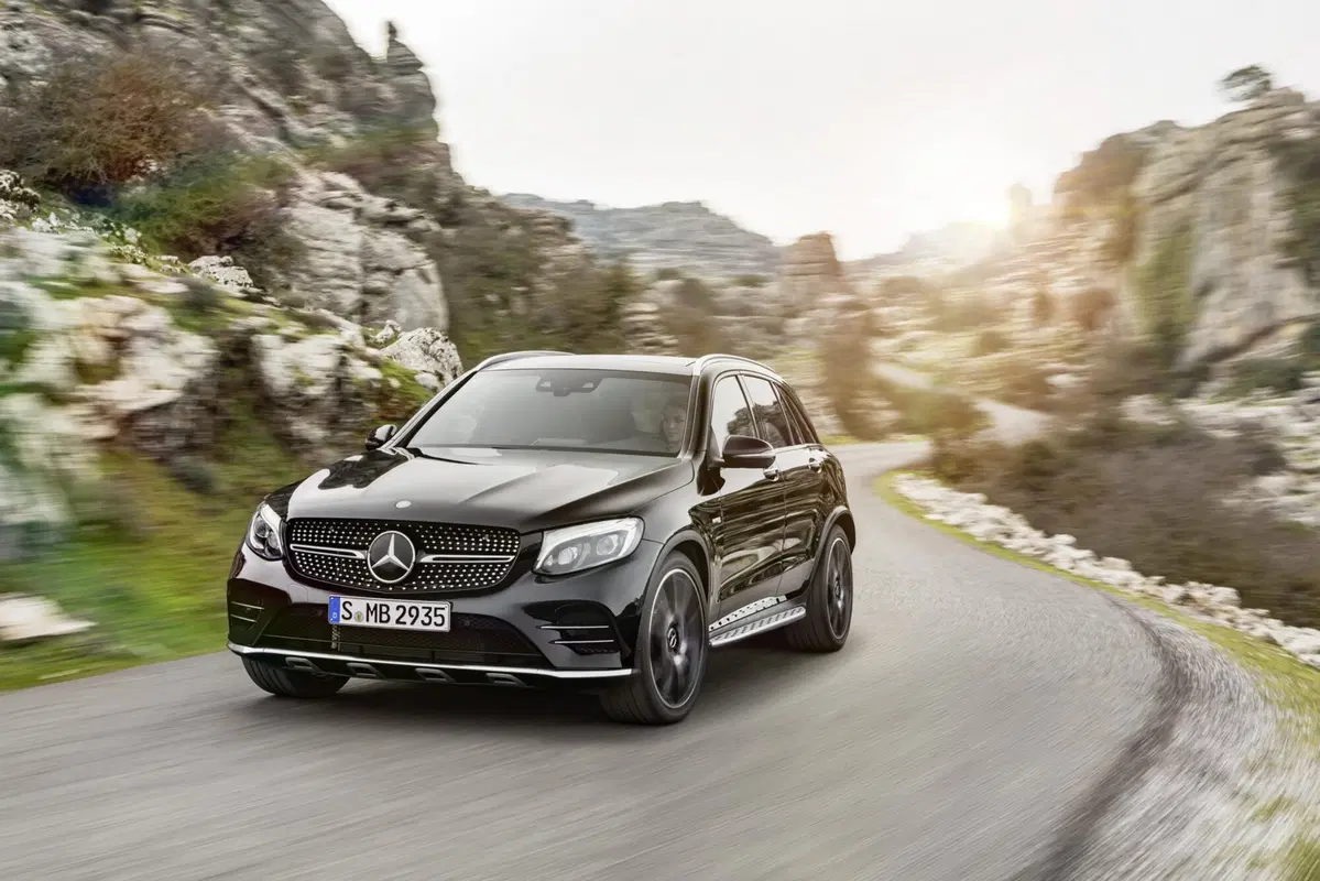 Mercedes-AMG GLC 43, il SUV compatto da 362 CV (6)