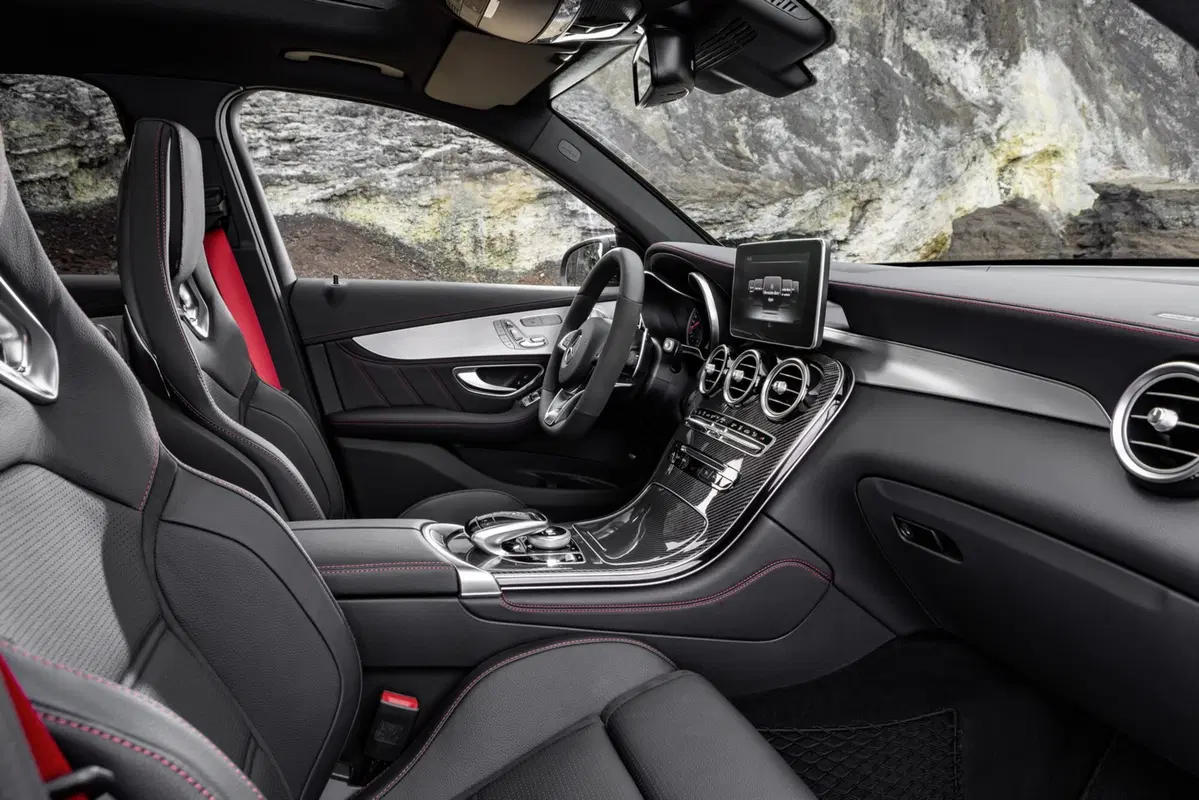 Mercedes-AMG GLC 43, il SUV compatto da 362 CV (3)