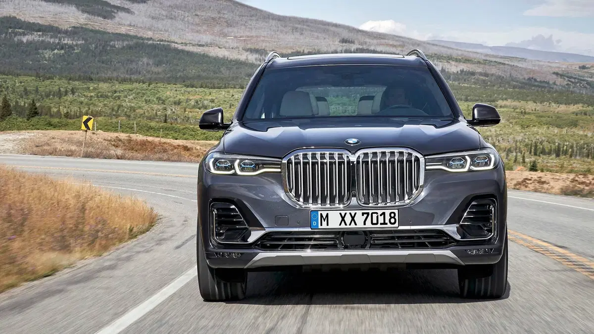 BMW X7 2019. Eccola su strada con la sua stazza mastodontica [Video]