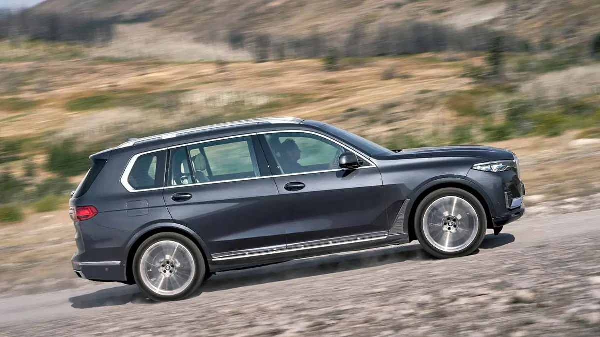 BMW X7 2019. Eccola su strada con la sua stazza mastodontica [Video] (17)