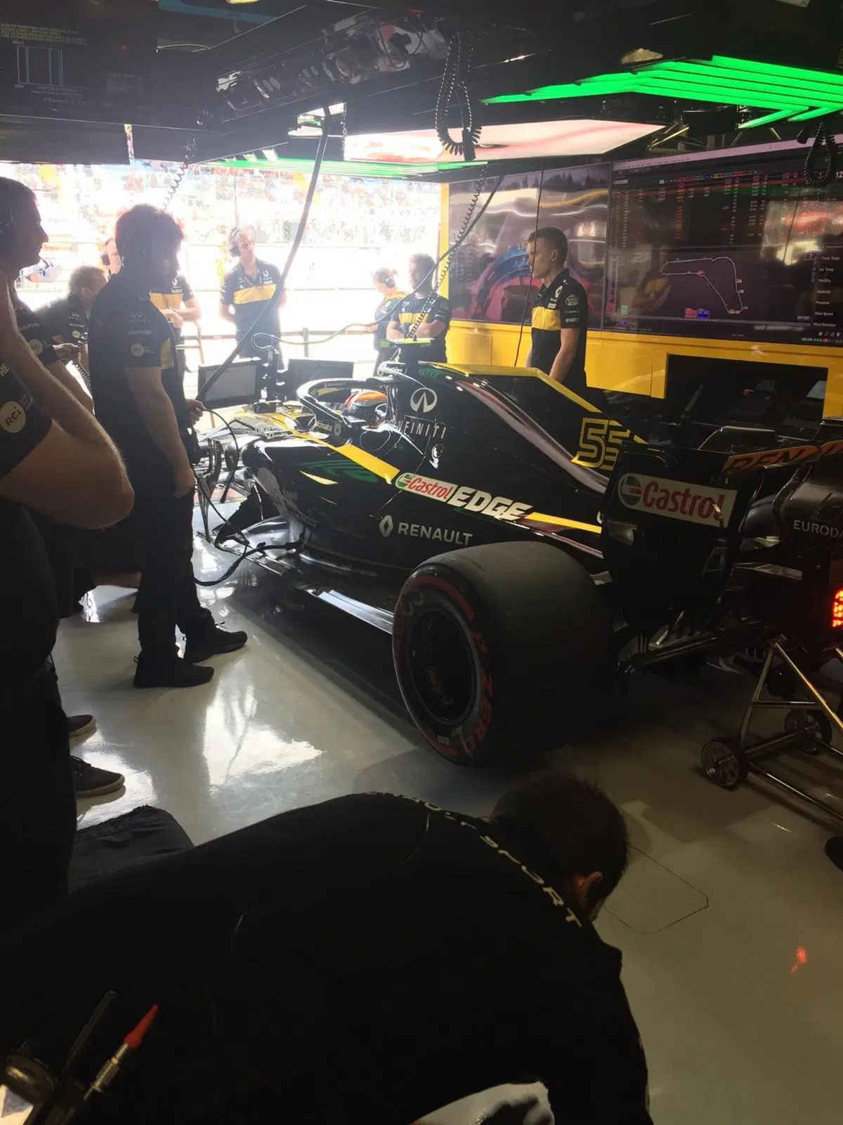 F1, ecco cosa succede in un weekend di gara (fuori dalla pista) (4)