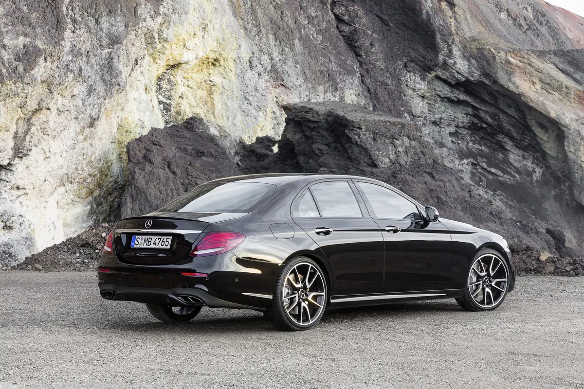 Mercedes-AMG E 43 4MATIC: la berlina da 401 CV (2)