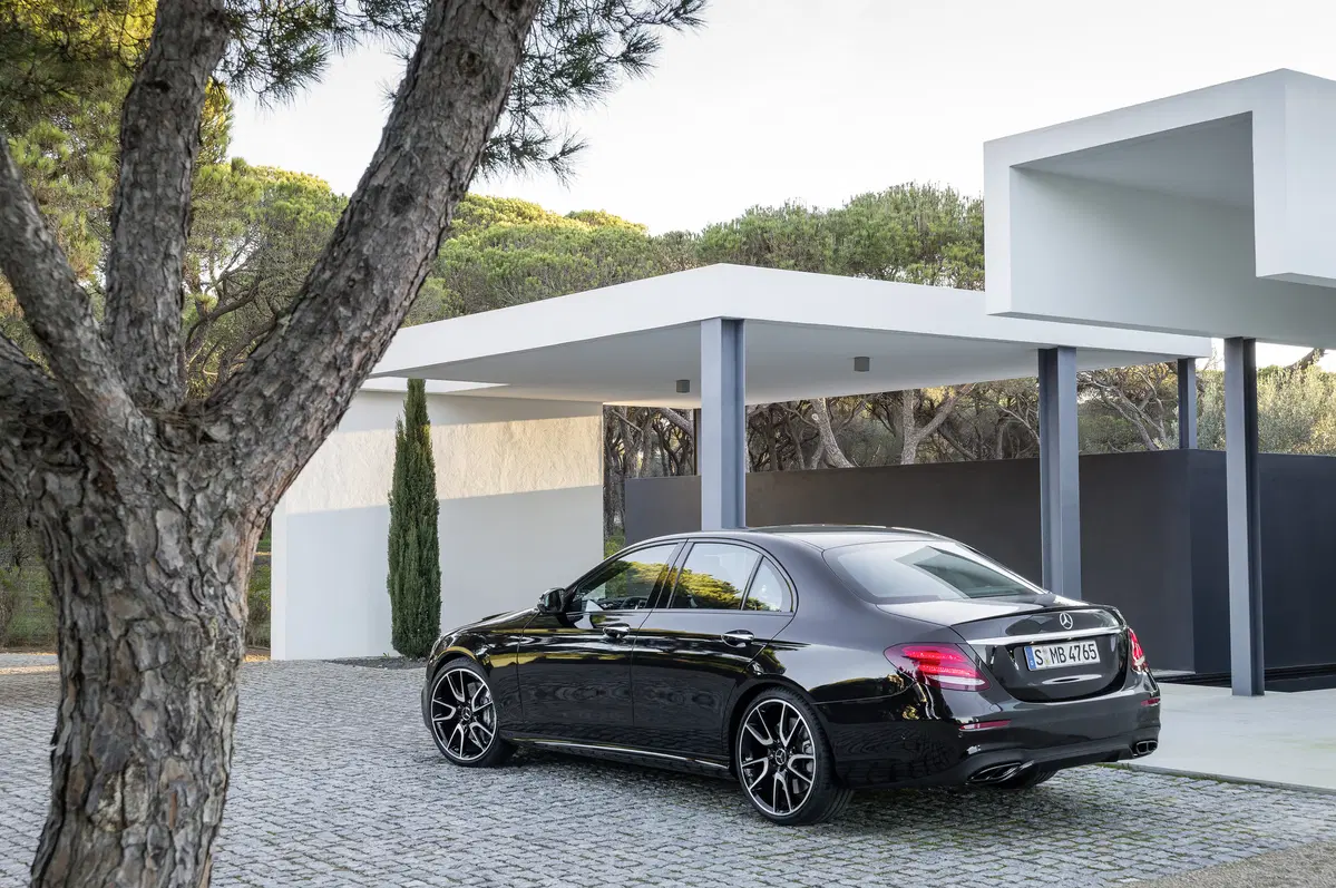 Mercedes-AMG E 43 4MATIC: la berlina da 401 CV (12)