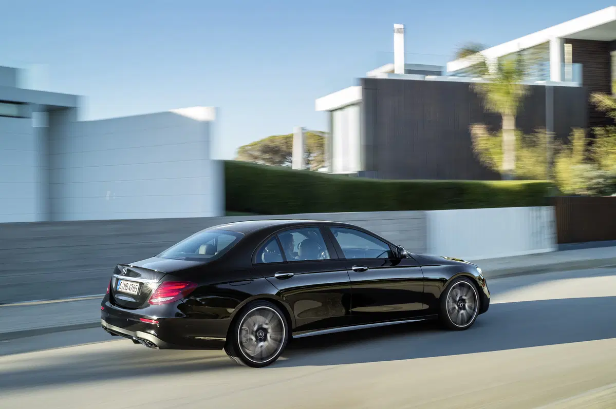 Mercedes-AMG E 43 4MATIC: la berlina da 401 CV (9)